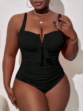 Maiô Plus Size com Decote V e Detalhes Elegantes G2